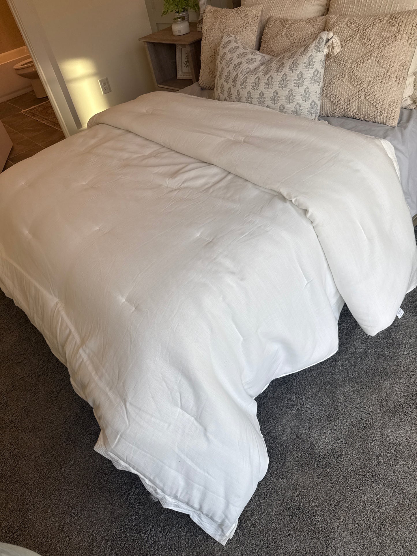 Queen White Linen Comforter