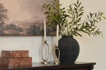 Gold Modern Oval Candle Holder