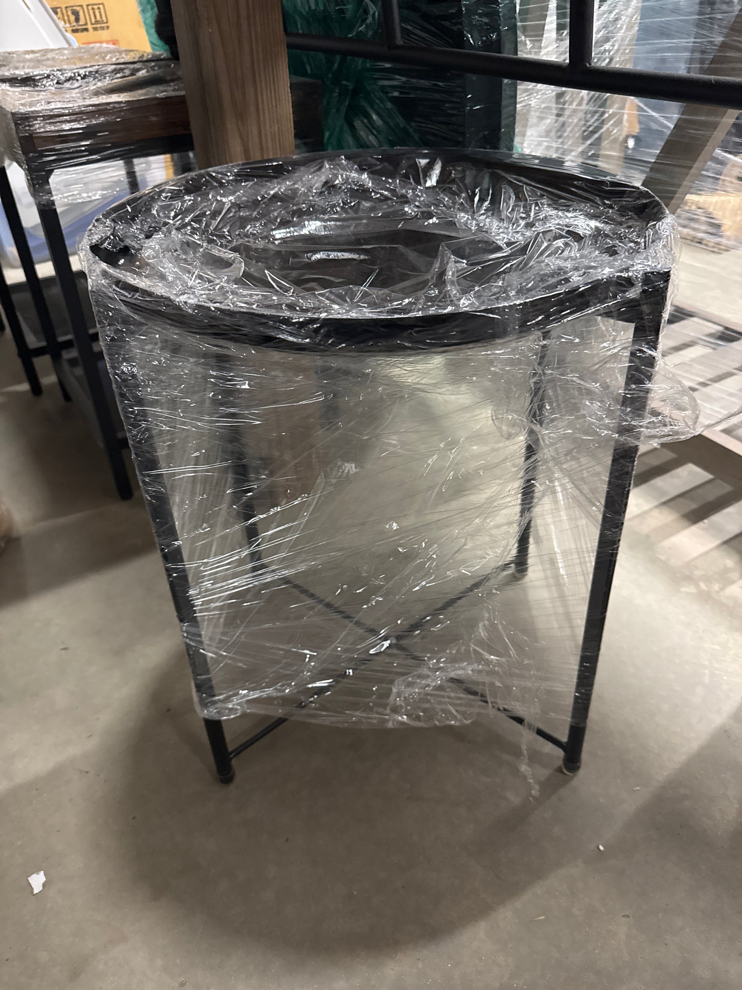 Black Metal Round Side Table