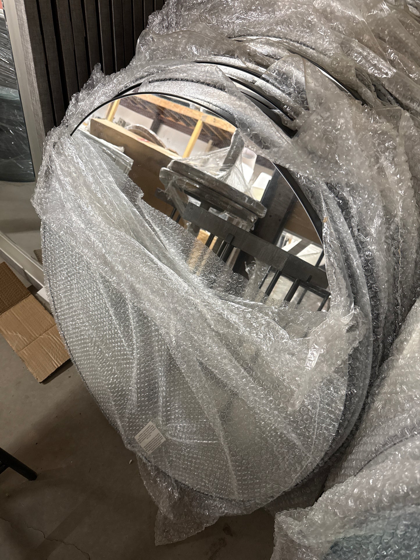 30" Round Black Mirror