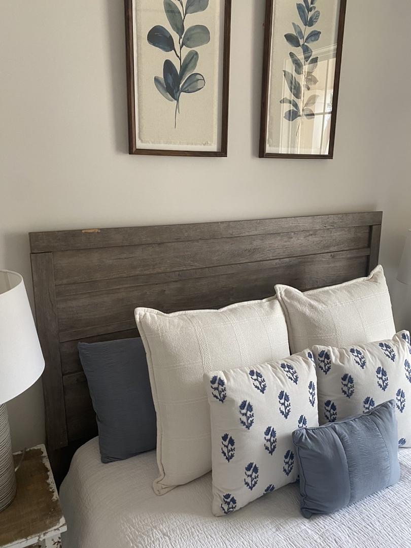 Wood Headboard - Queen (adjustable legs to full)