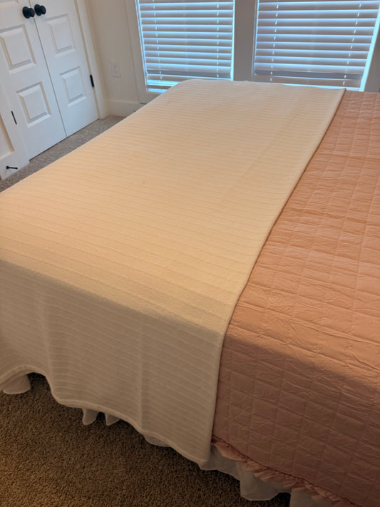 White Line Knit Quilt - Queen