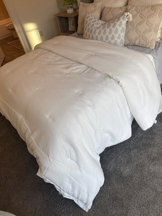 Queen White Linen Comforter