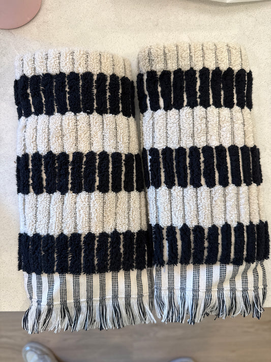 Black & White Striped Fringe Towels – Set of 2