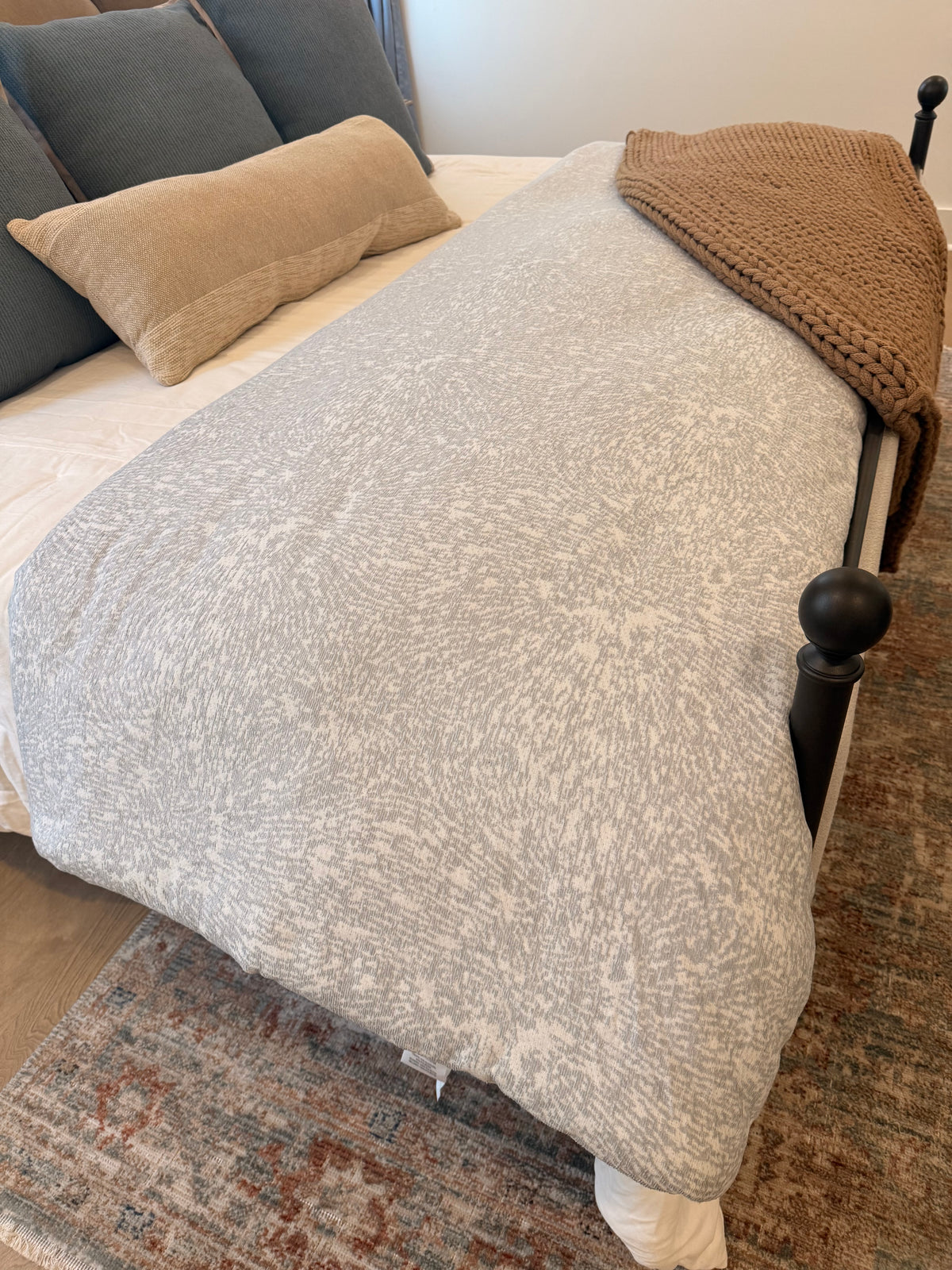 Light Blue and White Abstract King Comforter