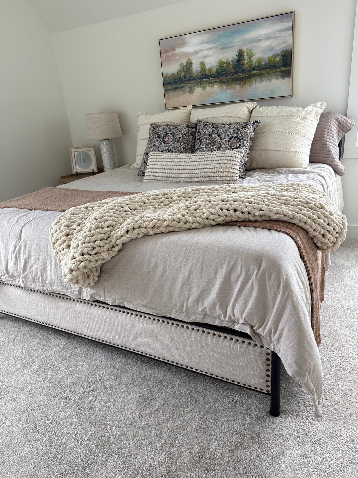 King Hobnail Bed