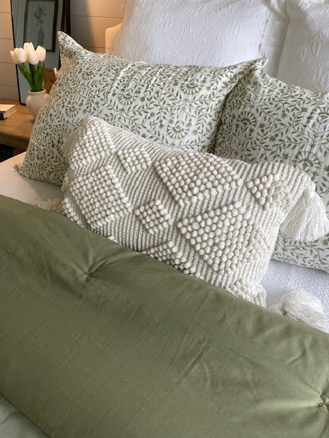 White Knobby Tassel Pillow