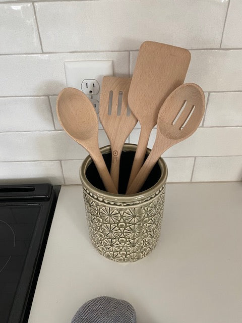 Gray Pattern Utensil Holder with Wood Utensils