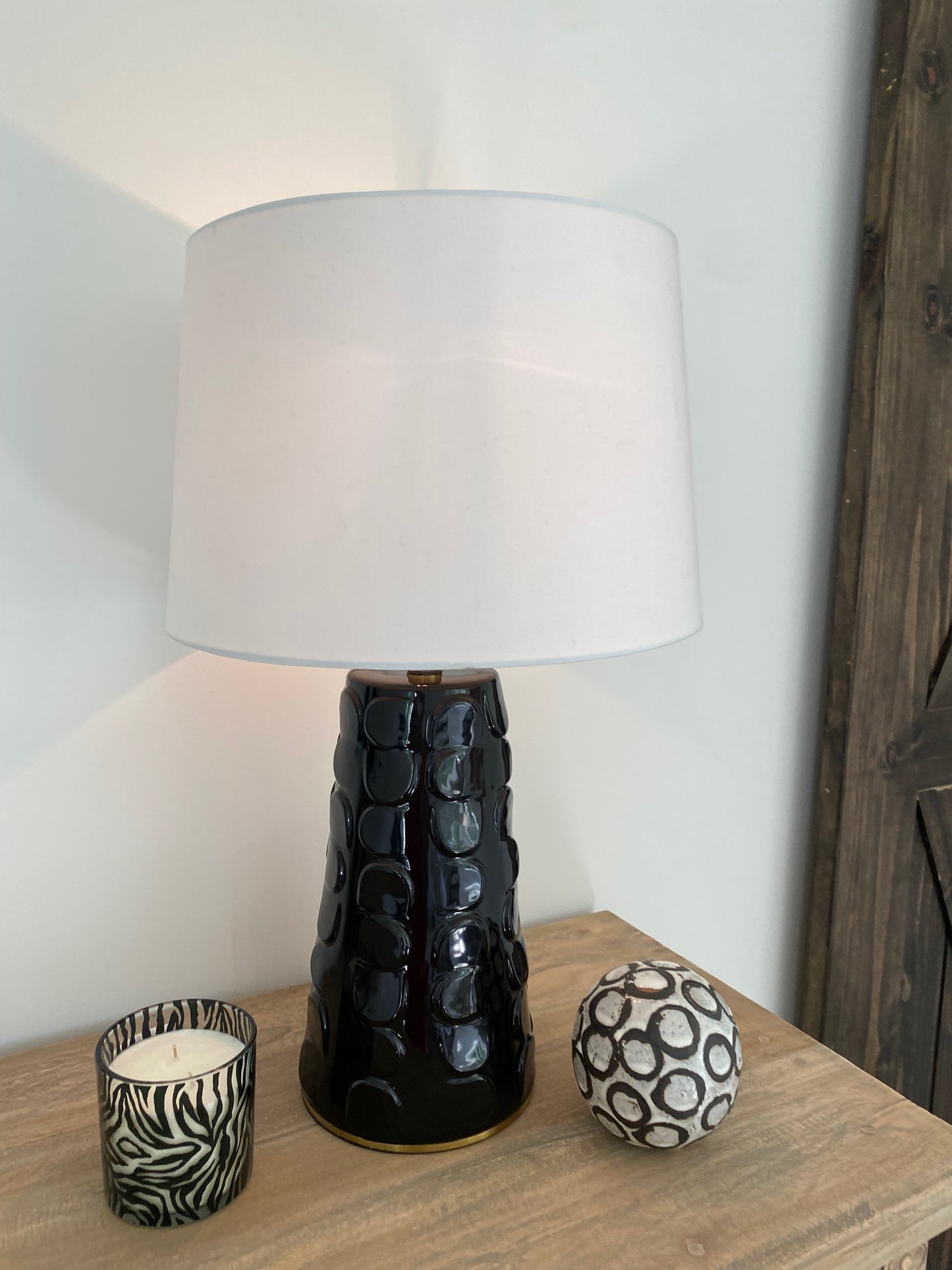 Black Scaled Lamp