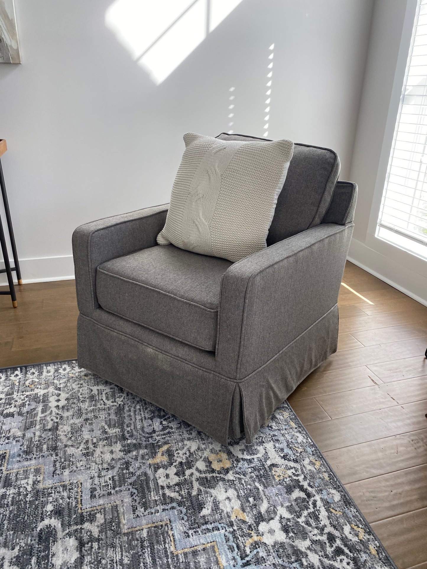 Classic Club Swivel Chair - Gray