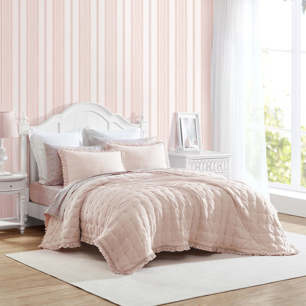 Queen Solid Pink Cozy Quilt Set