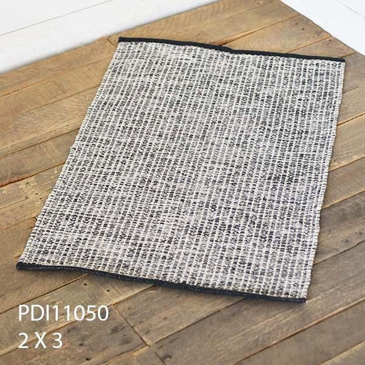 Black and White Woven Rug - 2x3