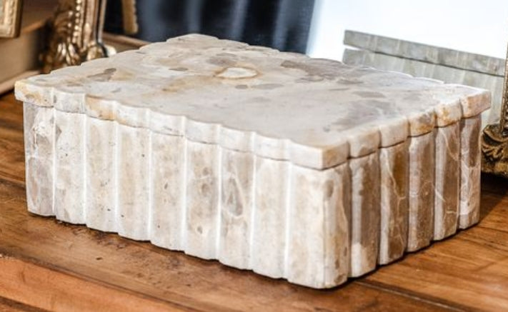 9" X 6" LEOPARD MARBLE SCALLOP BOX