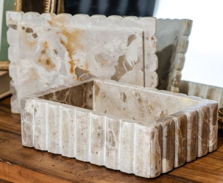 9" X 6" LEOPARD MARBLE SCALLOP BOX