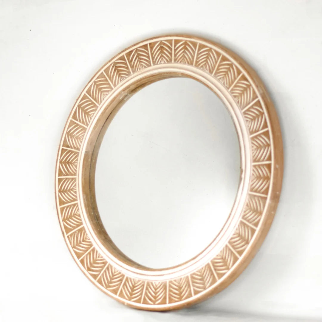 ROUND PATTERN WOOD MIRROR